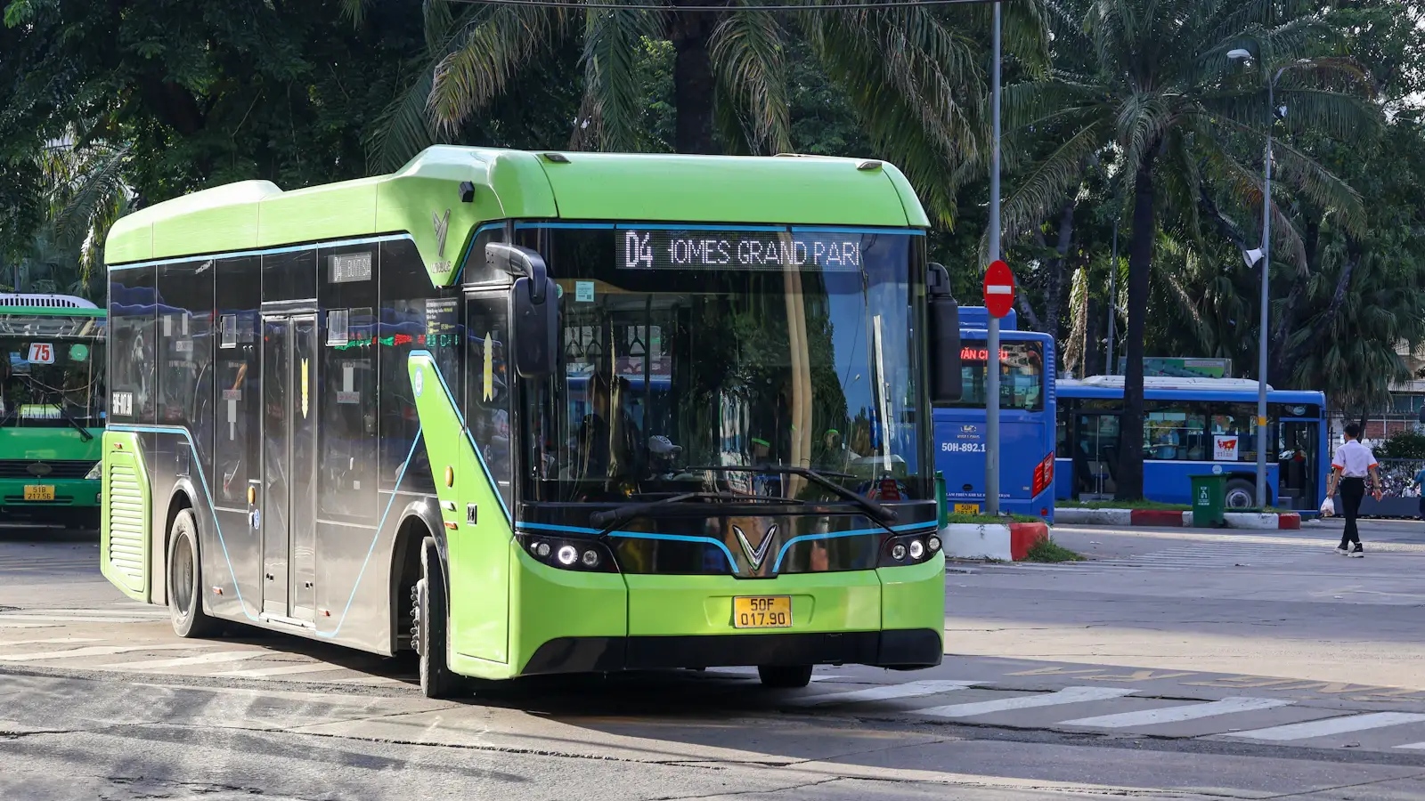 Bus urbain en circulation